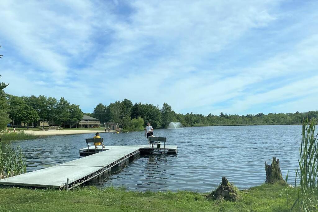 Walk To Pool & Beach - Spacious Gateway, Hot Tub, Game Room Pocono Country Place Buitenkant foto