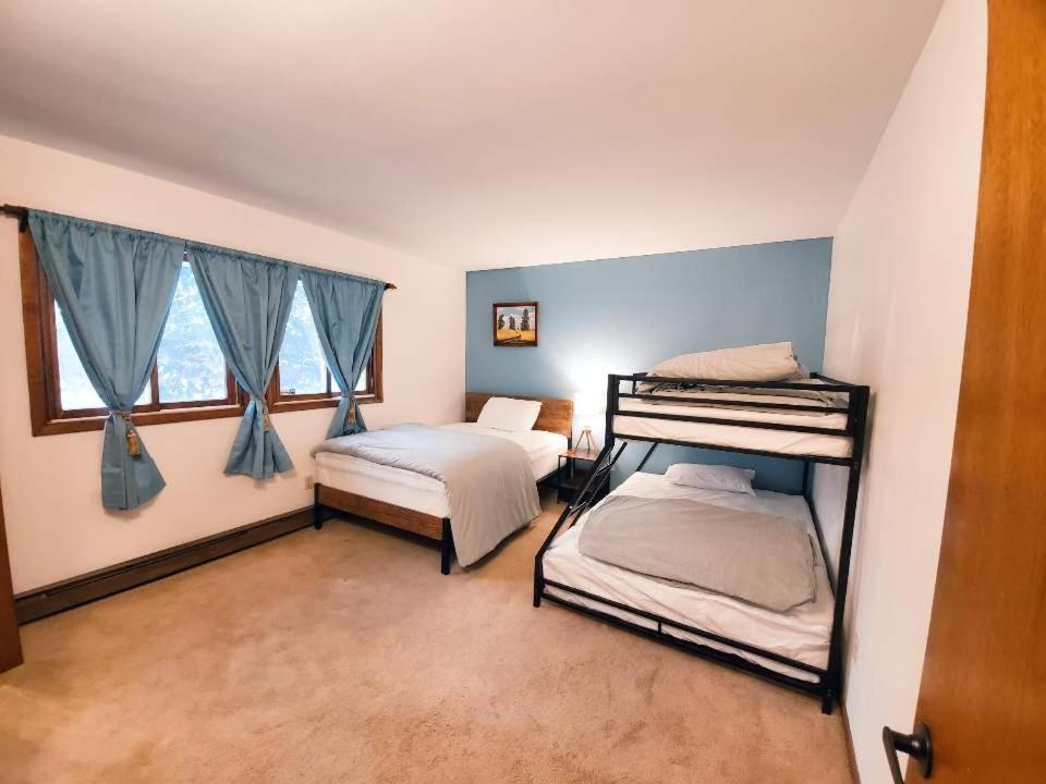Walk To Pool & Beach - Spacious Gateway, Hot Tub, Game Room Pocono Country Place Buitenkant foto